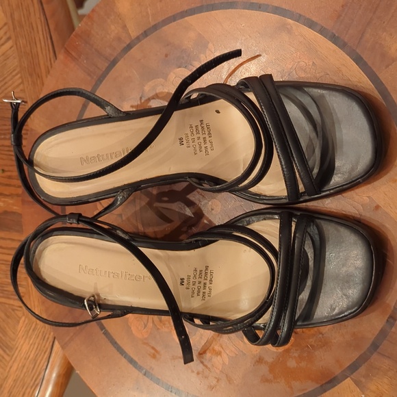 'Naturalizer' brand Size 9 Leather upper. Meyer&Frank's sold. - Picture 2 of 10